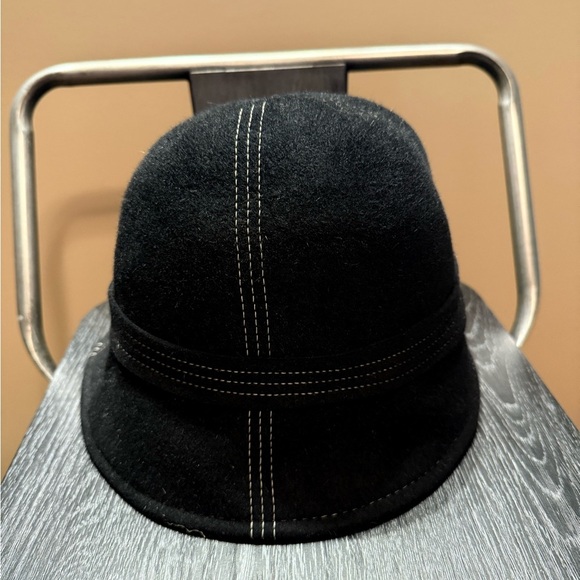 Vintage Kathy Jeanne 100 percent Woolfelt Black Women's Hat with Bow - Picture 2 of 5